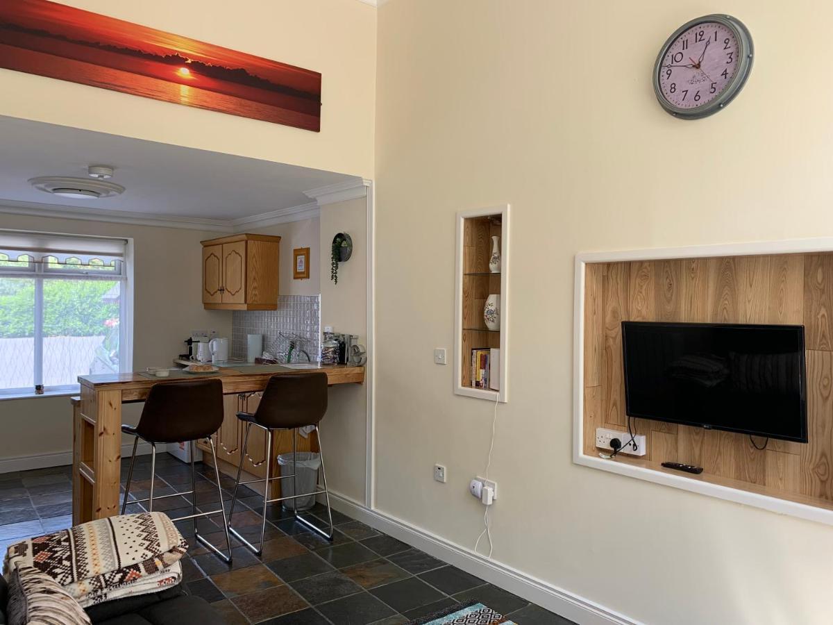 Cut Limestone Apartment Riverside Lodge Carlow Exterior foto